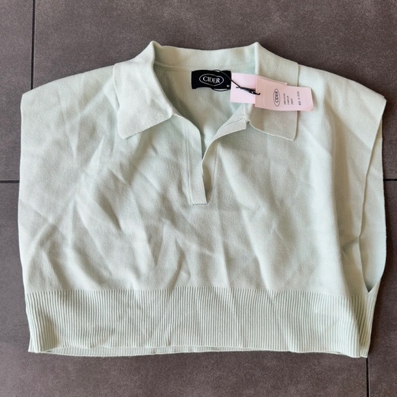 ✨NWT Green Cropped Polo Sweater✨ Sage Sleeveless - Picture 5 of 7